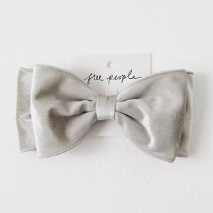 Free People Oversized Velvet Marly Hair Bow. Brand new, tags still on.